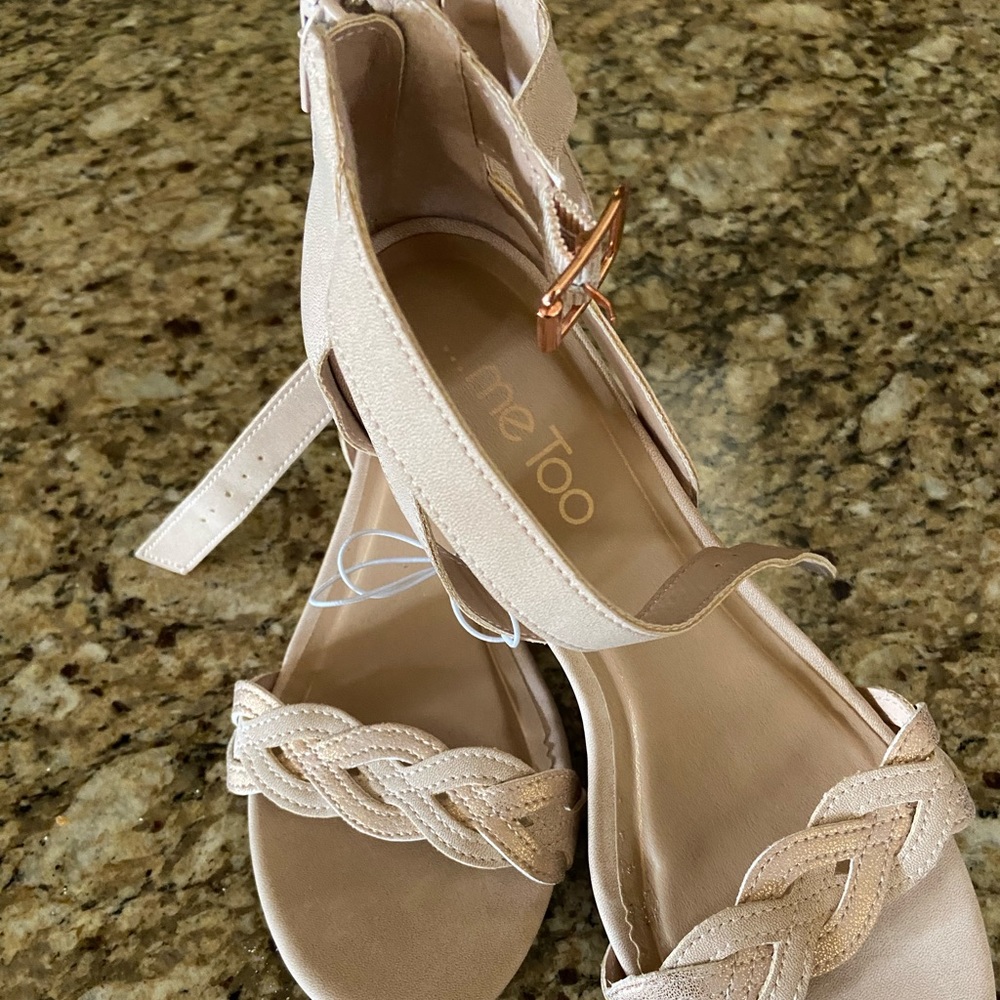 Creamy Peach Wedge NWOT size 7